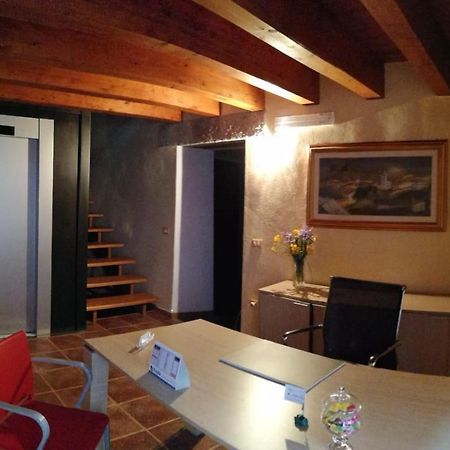 La Casa Del Borgo Bed & Breakfast Ittireddu Eksteriør bilde