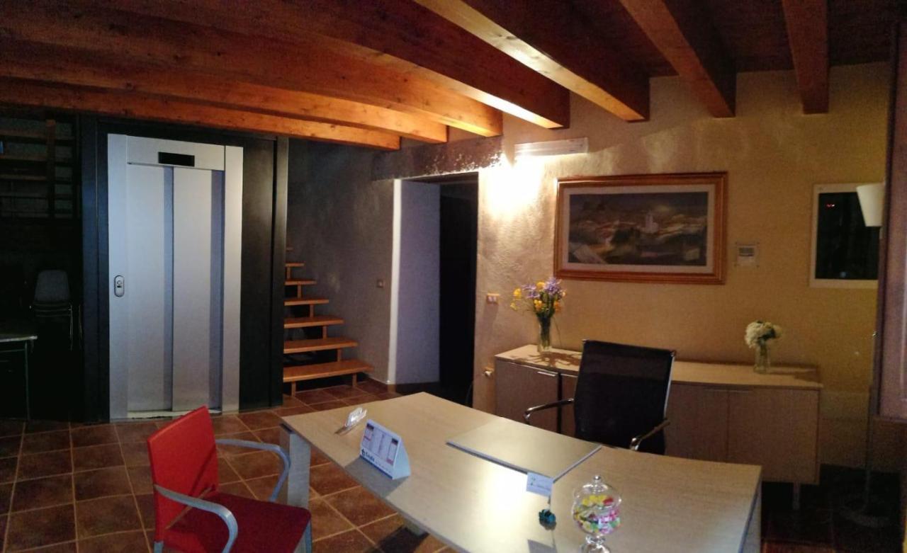 La Casa Del Borgo Bed & Breakfast Ittireddu Eksteriør bilde