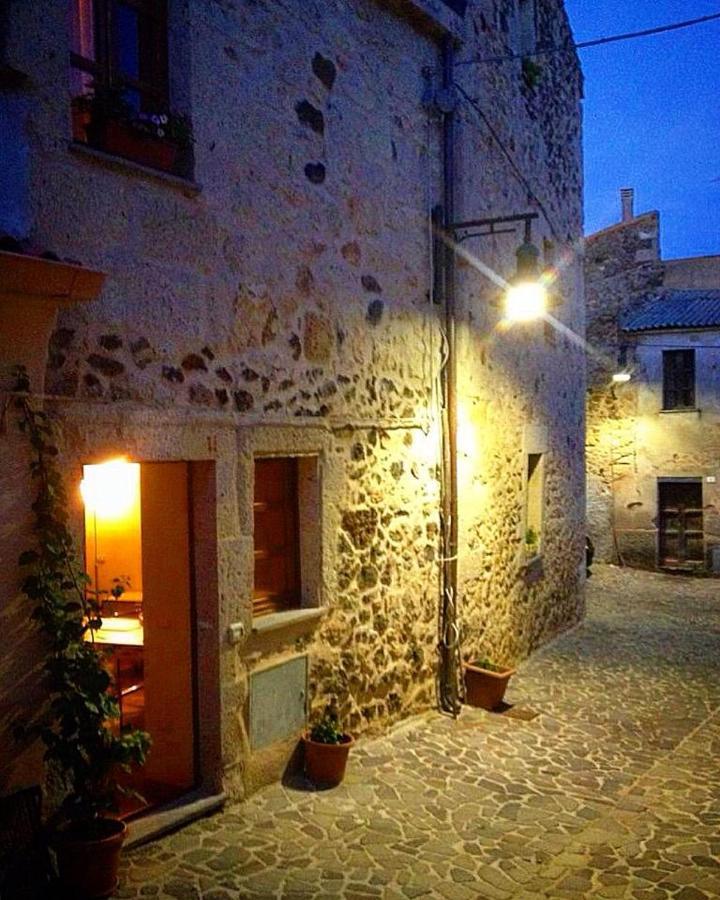 La Casa Del Borgo Bed & Breakfast Ittireddu Eksteriør bilde