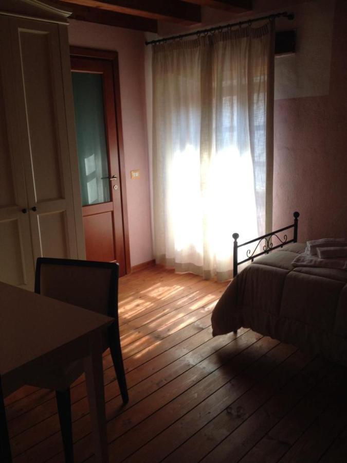 La Casa Del Borgo Bed & Breakfast Ittireddu Eksteriør bilde